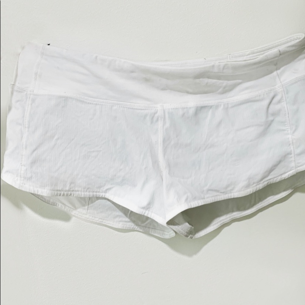 Lulu Lemon white Speed Up Short 2.5”!